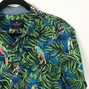 American Eagle tropical parrot print button down shirt M